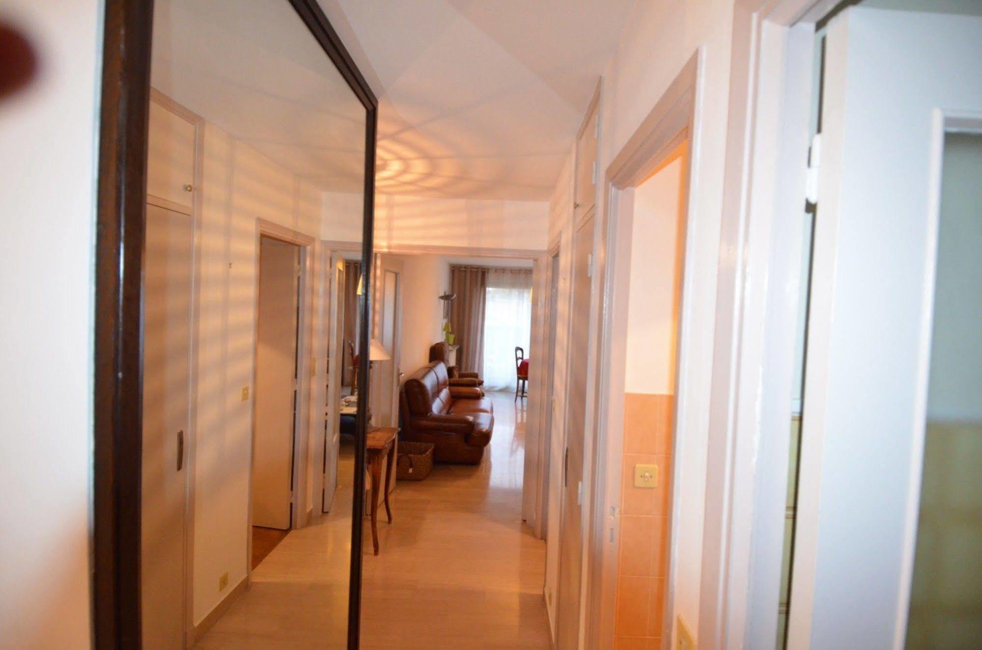 Appartement 6 Personnes Avec Terrasse Le Port Nice Bagian luar foto