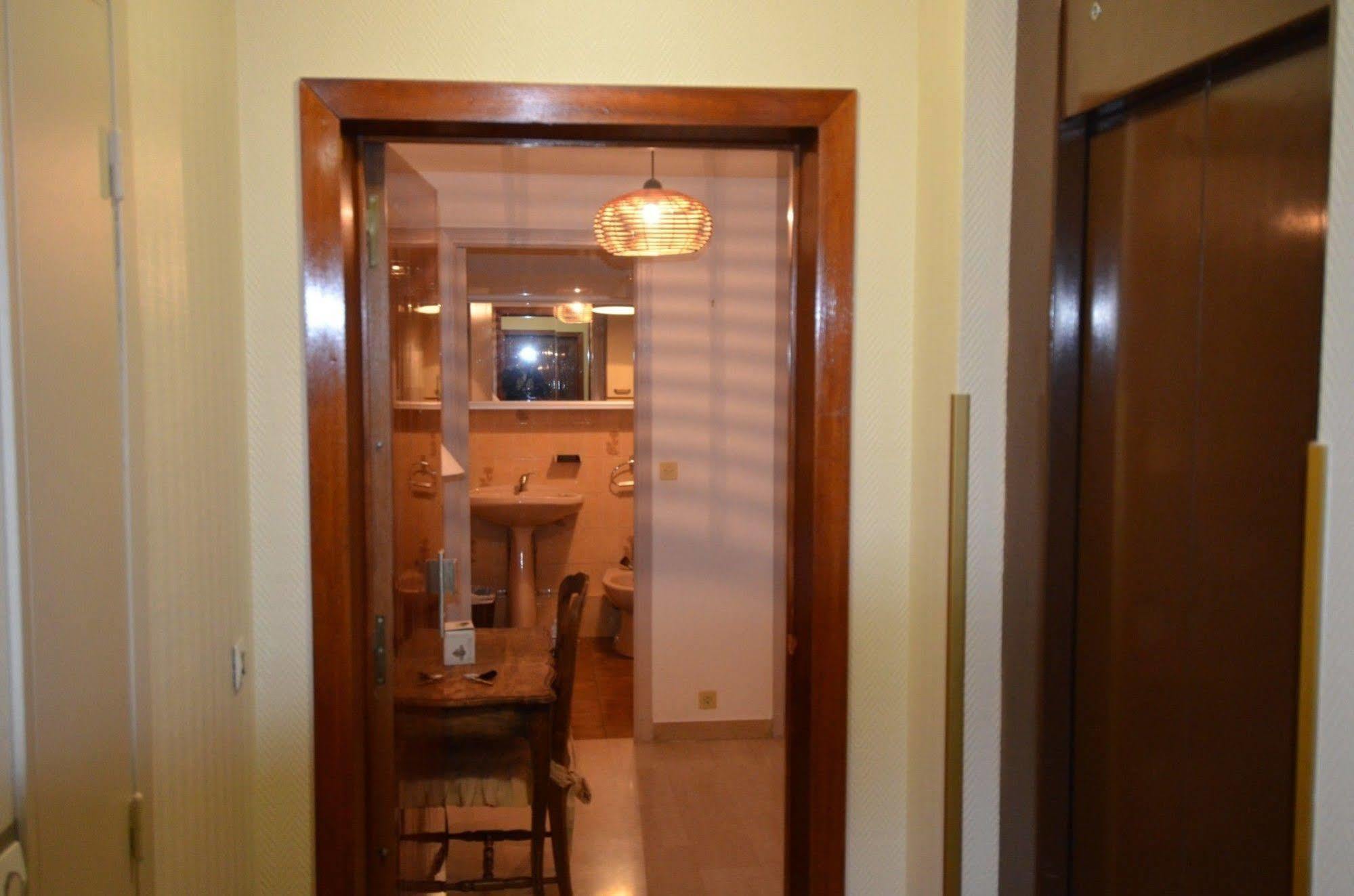 Appartement 6 Personnes Avec Terrasse Le Port Nice Bagian luar foto