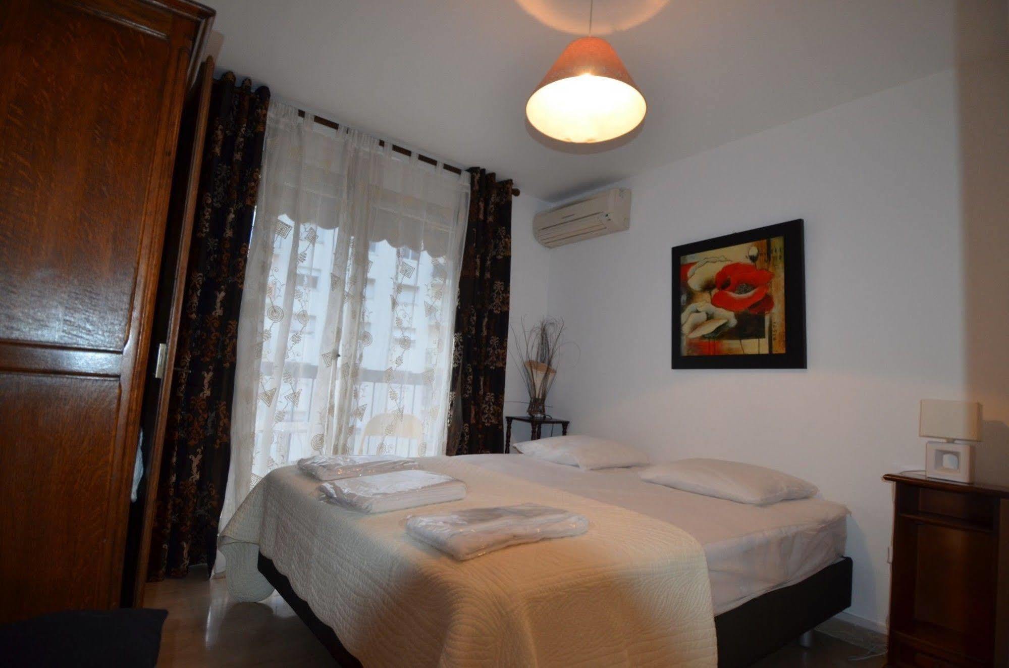 Appartement 6 Personnes Avec Terrasse Le Port Nice Bagian luar foto