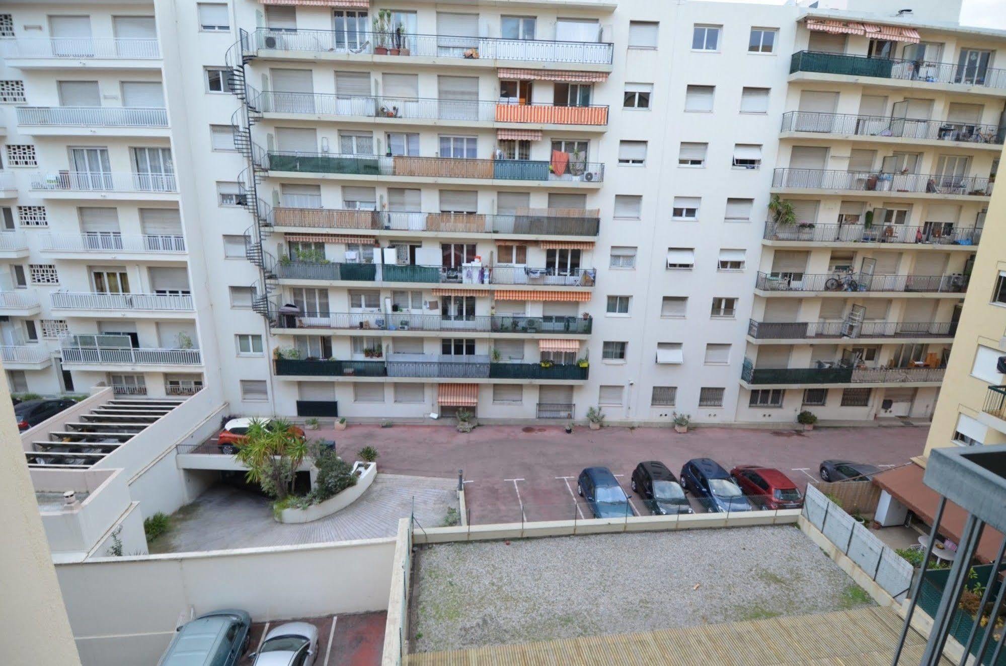 Appartement 6 Personnes Avec Terrasse Le Port Nice Bagian luar foto