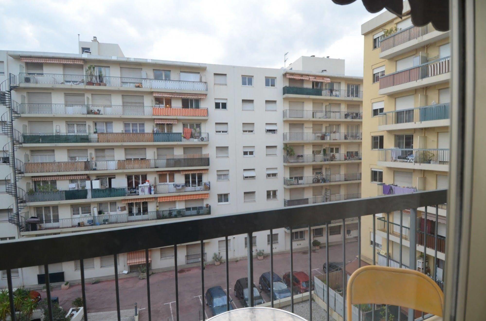 Appartement 6 Personnes Avec Terrasse Le Port Nice Bagian luar foto