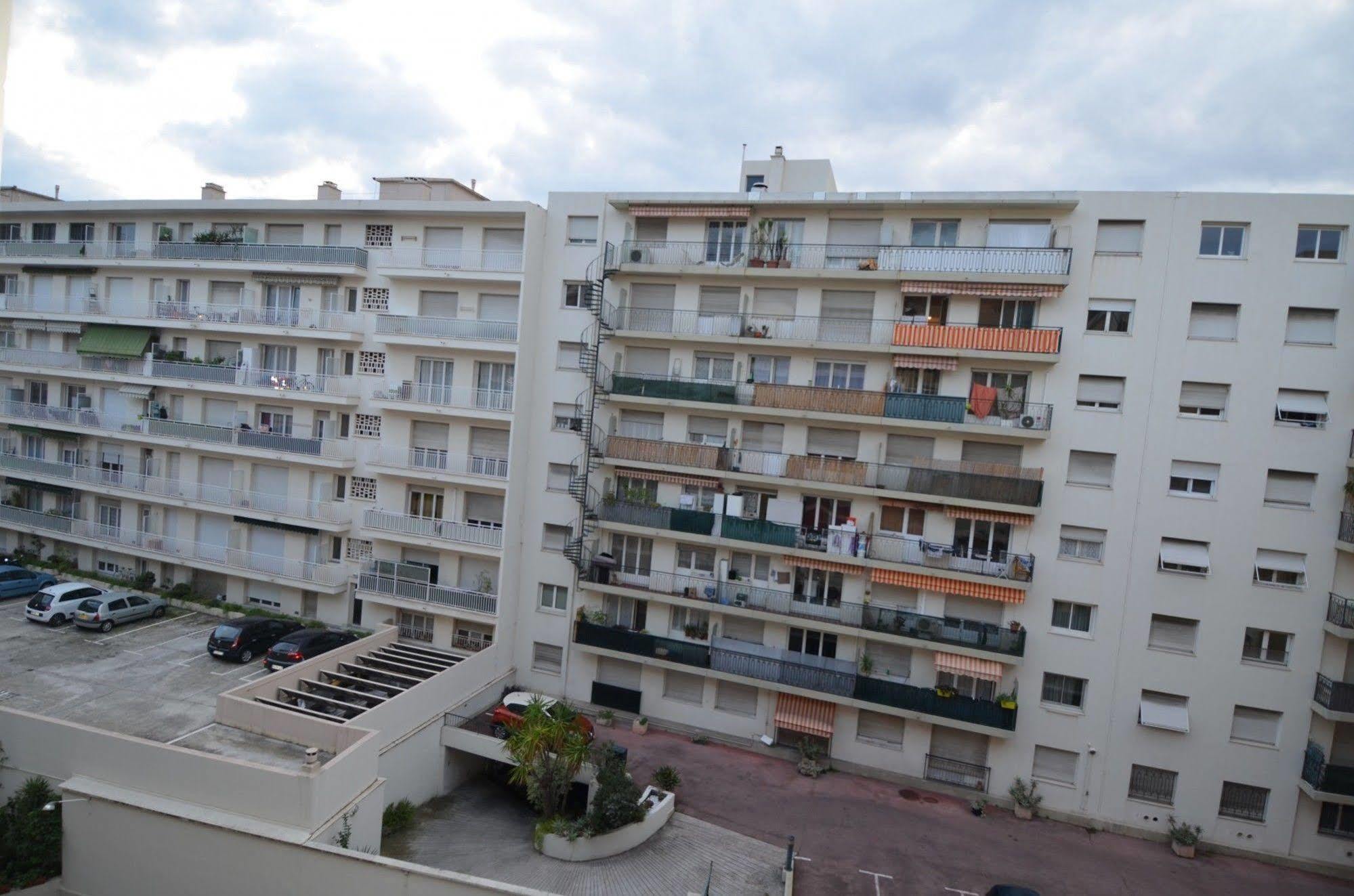 Appartement 6 Personnes Avec Terrasse Le Port Nice Bagian luar foto