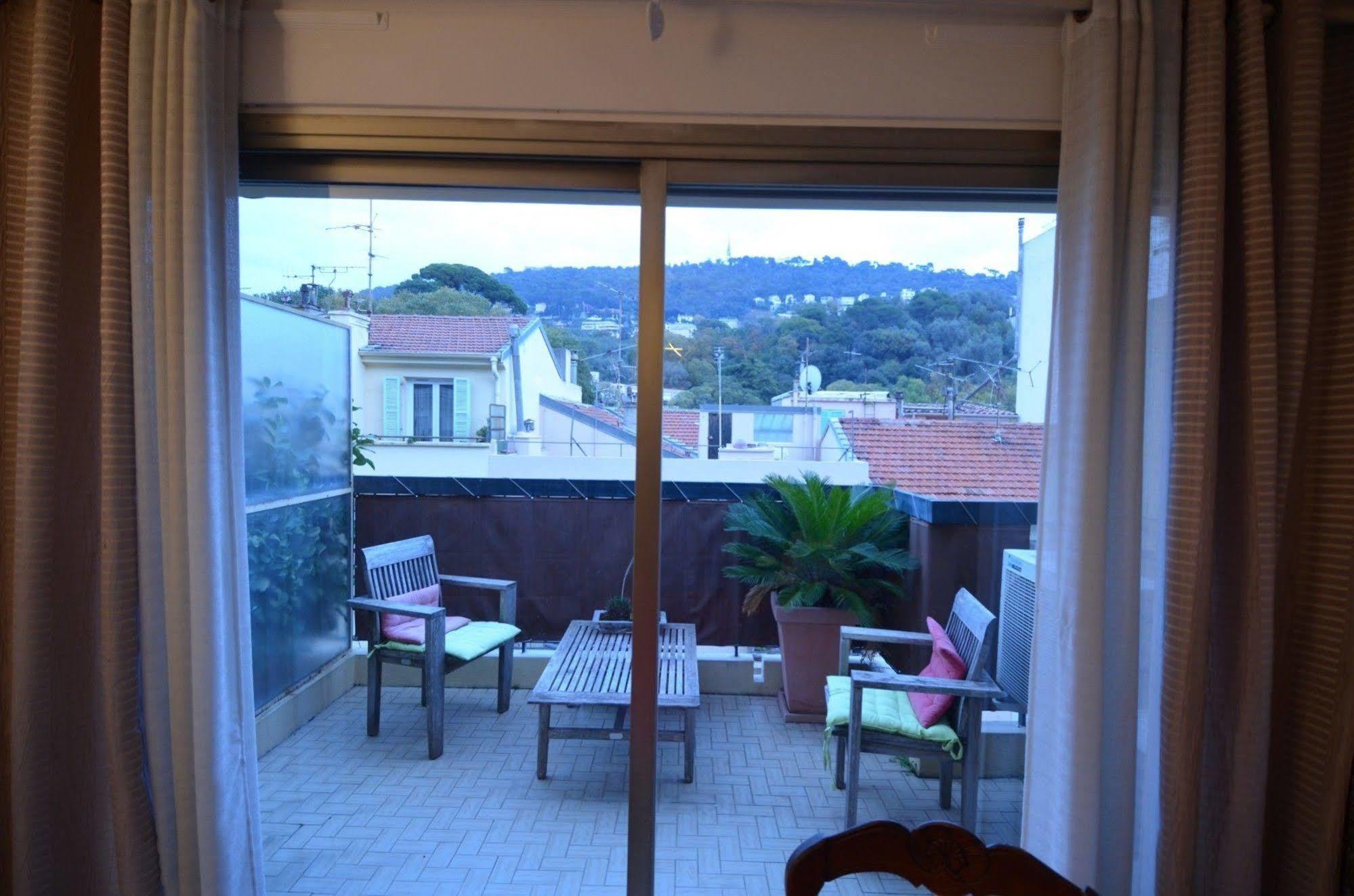 Appartement 6 Personnes Avec Terrasse Le Port Nice Bagian luar foto