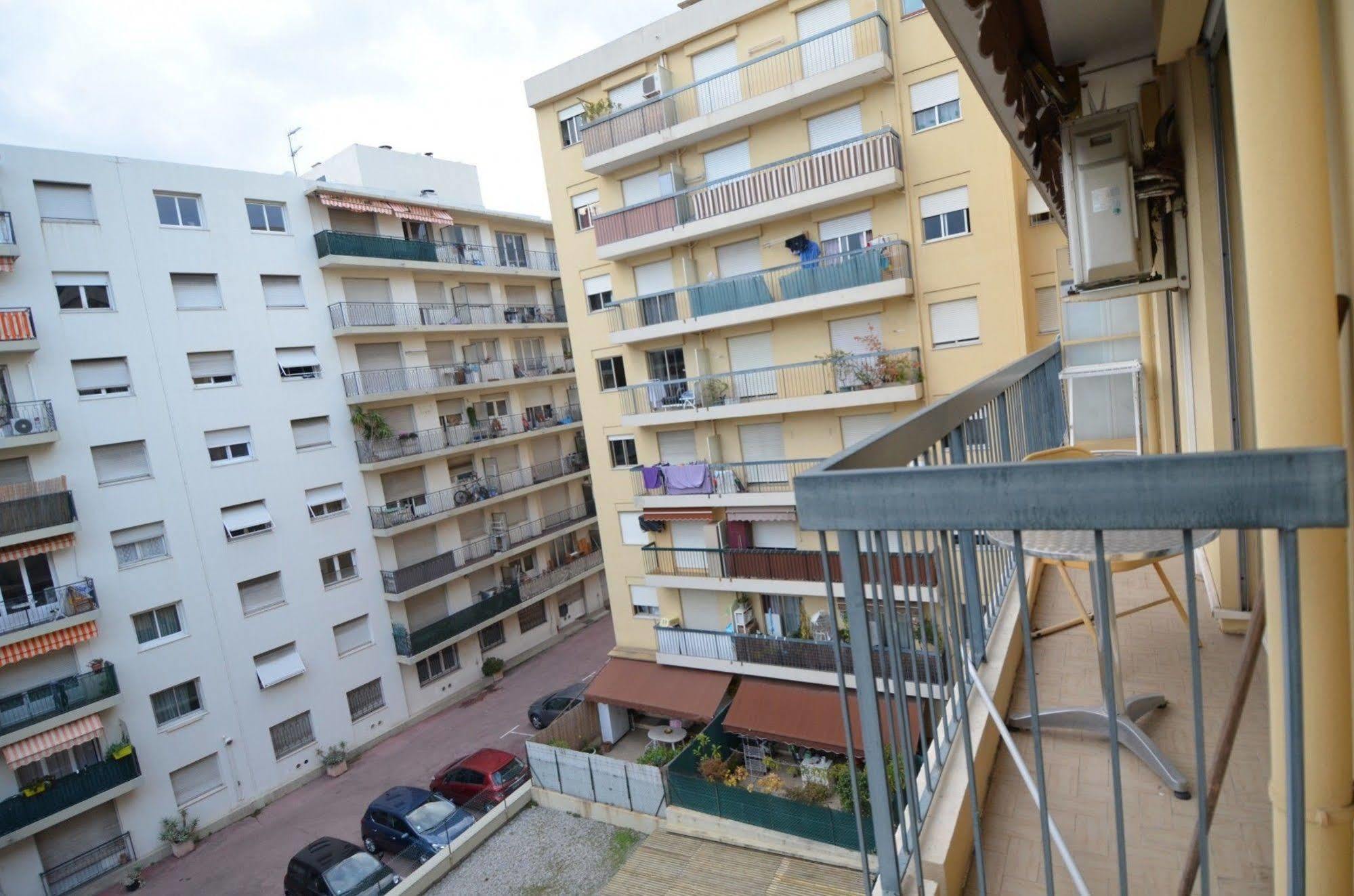 Appartement 6 Personnes Avec Terrasse Le Port Nice Bagian luar foto